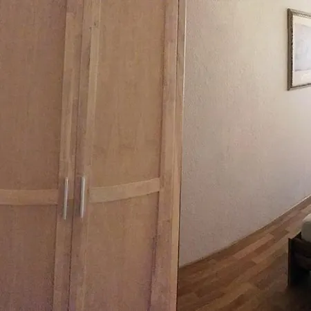 Ferienunterkunft Mit Zwei Schlafzimmern Lägenhet